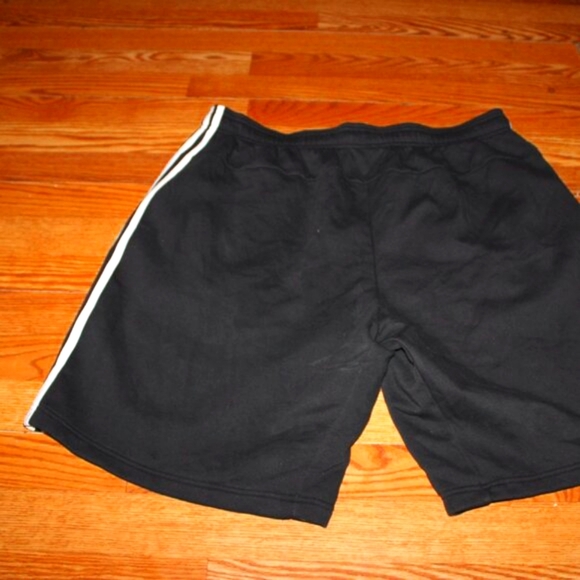 Adidas Essential 3-Stripe Shorts - Size 2XL - Picture 5 of 7